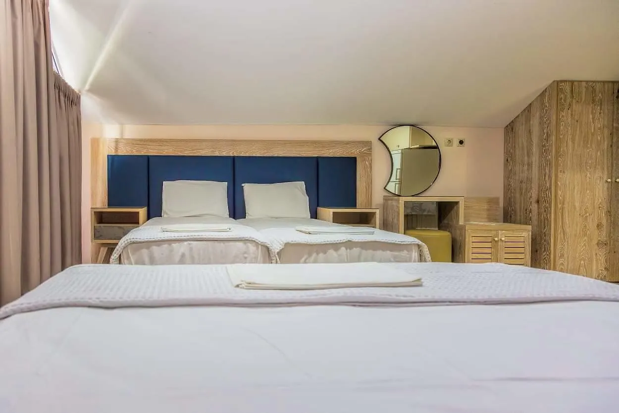 Le Monde Seaview Suites Nea Kallikrateia Appartamento