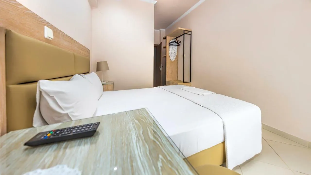Le Monde Seaview Suites Nea Kallikrateia